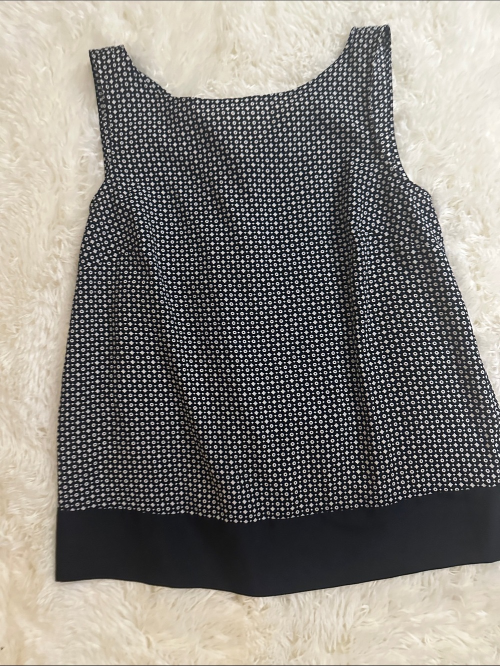 LOFT Black & White Sleeveless Geometric Shift Shell